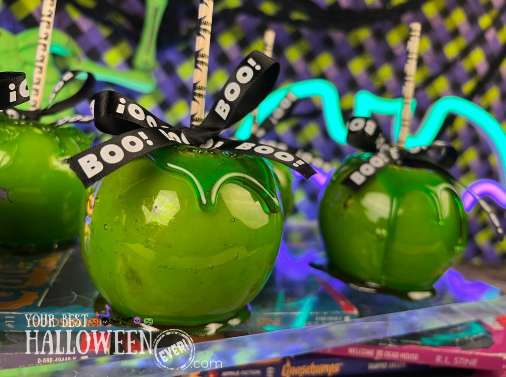slime green candied apples, candied apples for halloween, halloween candied apples